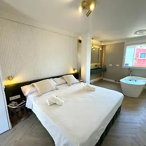 Apartment Luxury Cathedral Views In, Seville