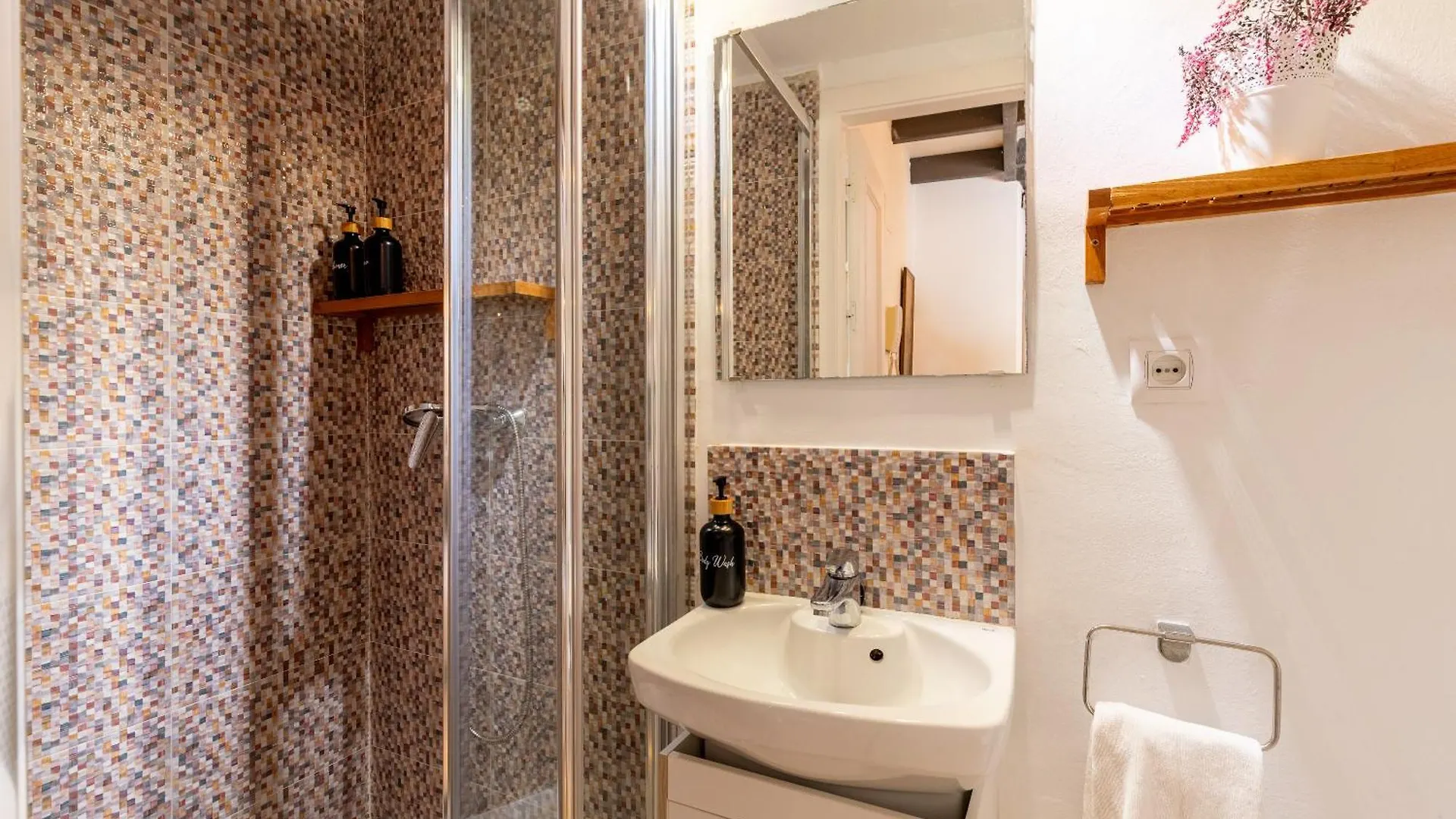 Behouse Calatrava Apartment Seville