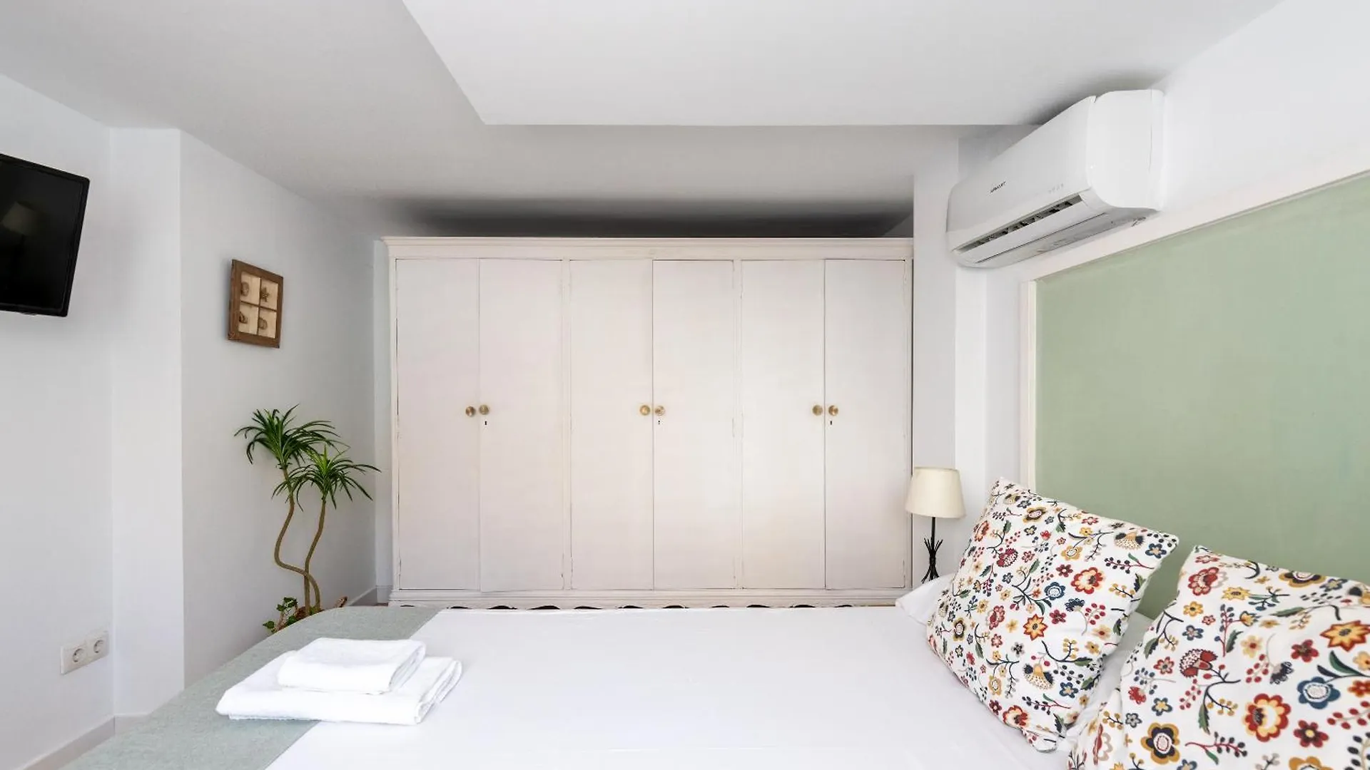 Behouse Calatrava Apartment Seville 0*,  Spain