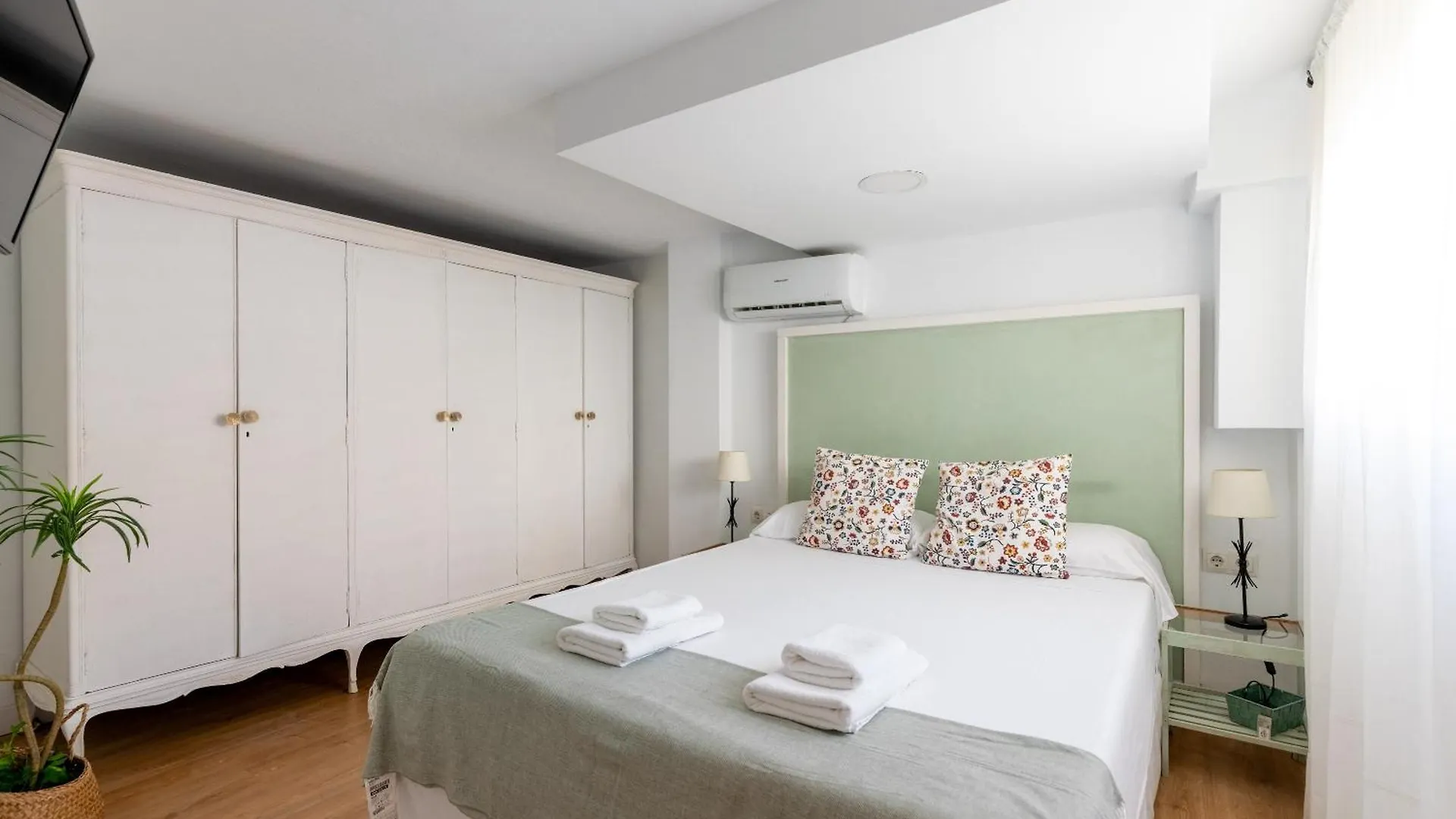 Behouse Calatrava Apartment Seville Spain