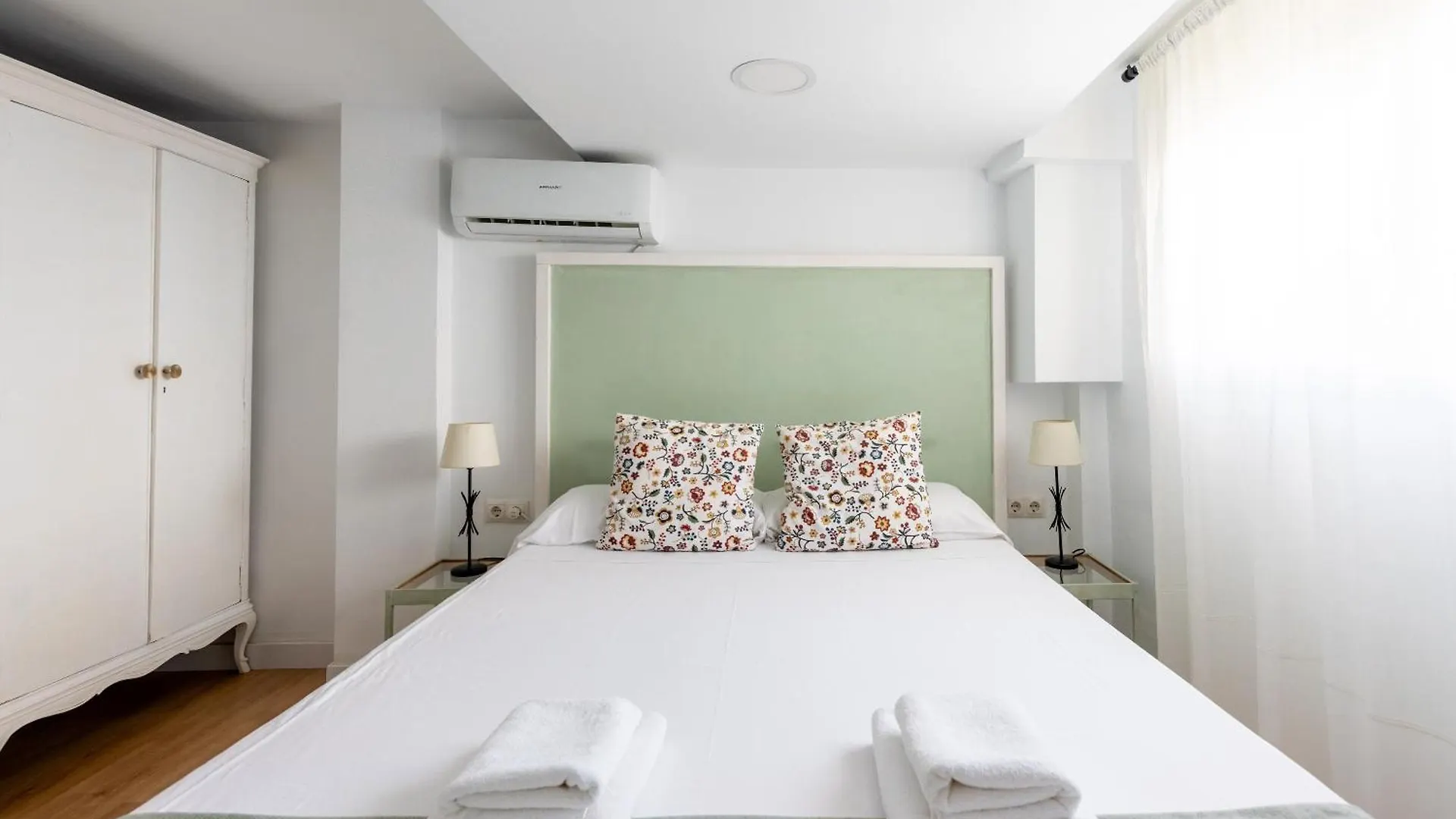 Behouse Calatrava Apartment Seville Spain