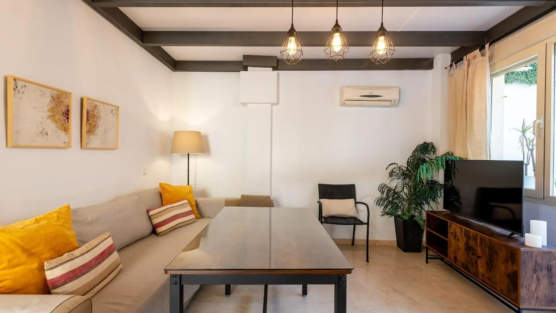 Behouse Calatrava Apartment Seville Spain