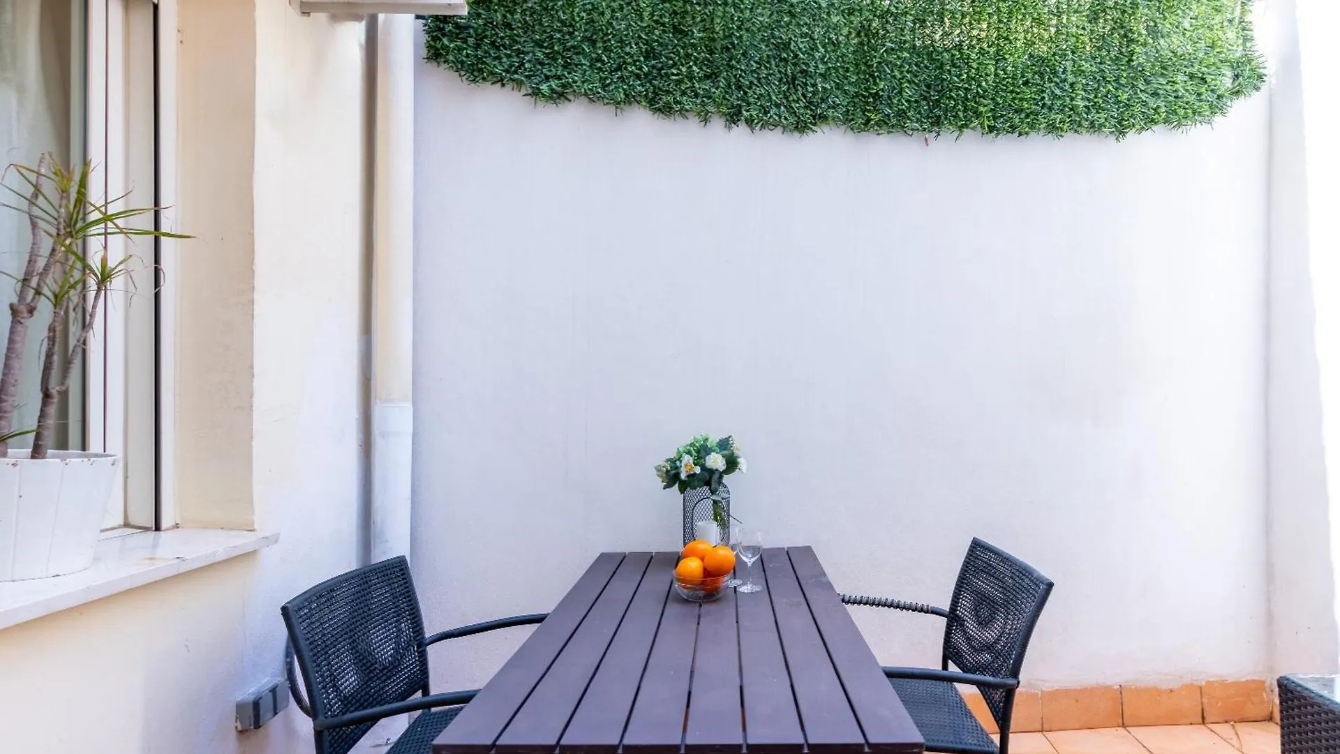 Behouse Calatrava Apartment Seville