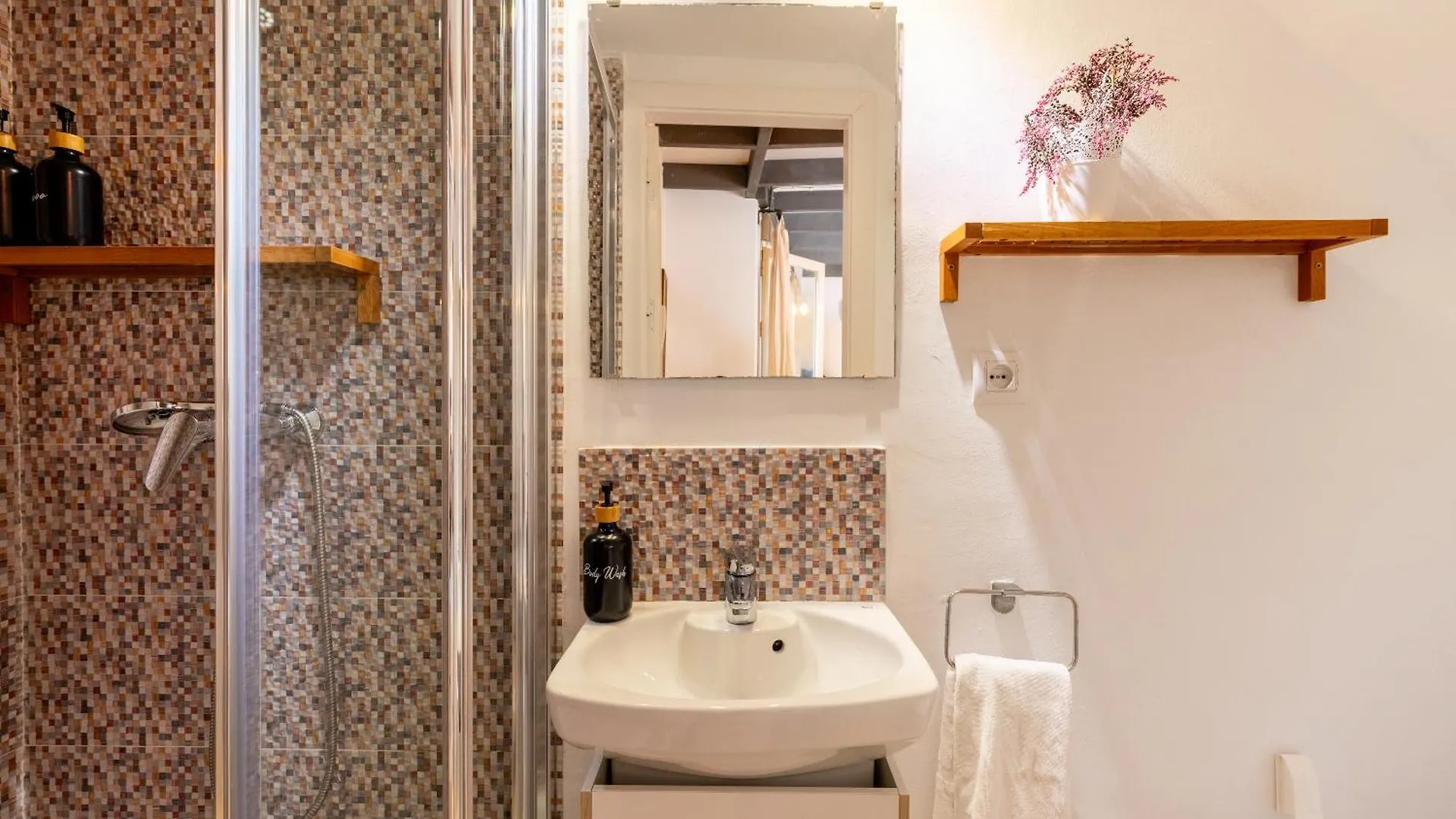 Behouse Calatrava Apartment Seville Spain